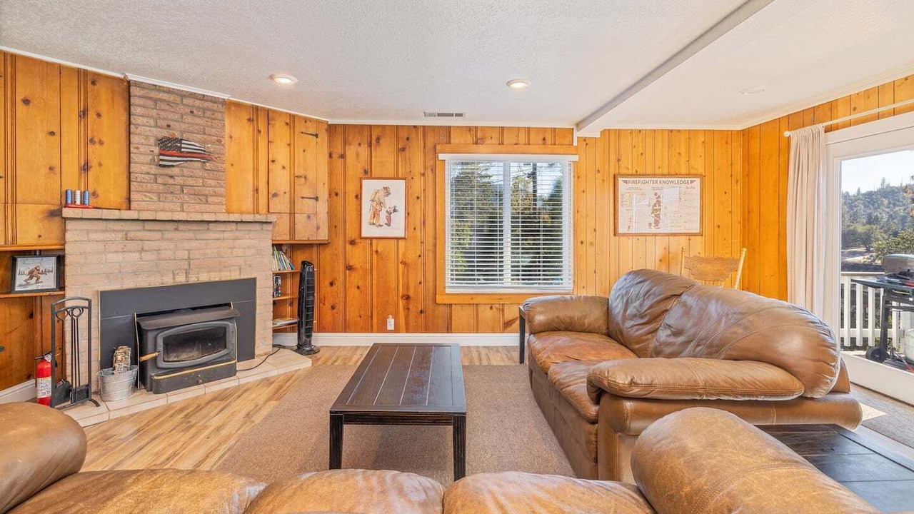 Photo of Livingroom in Bass Lake