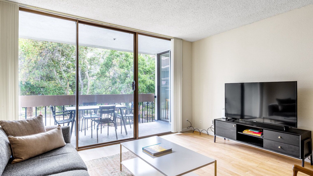Photo of Livingroom in Central San Mateo