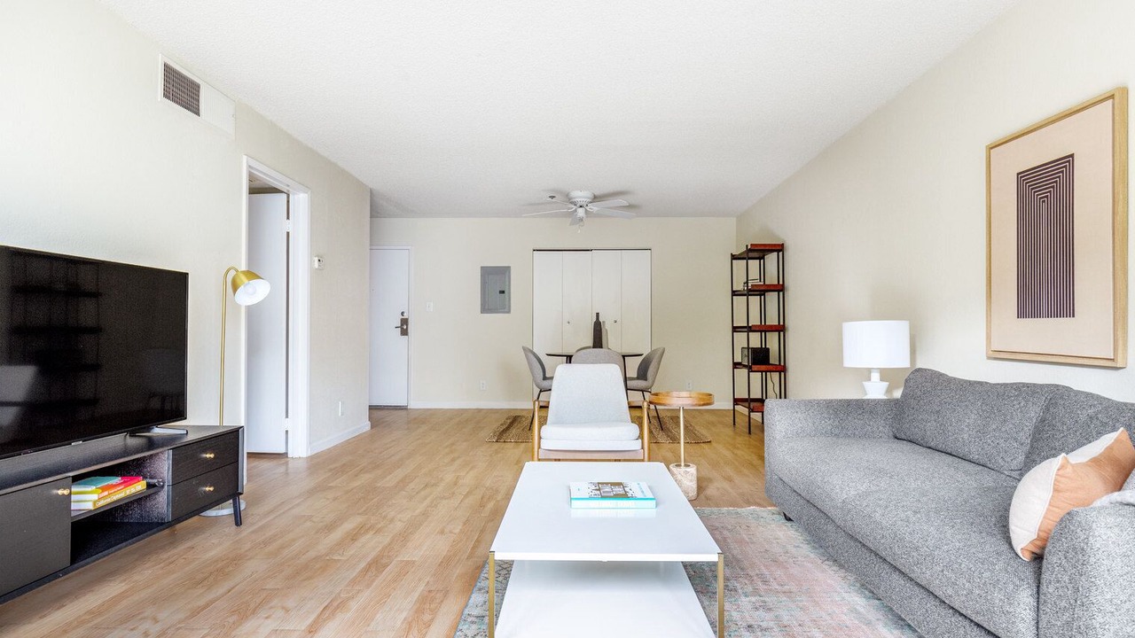 Photo of Livingroom in Central San Mateo