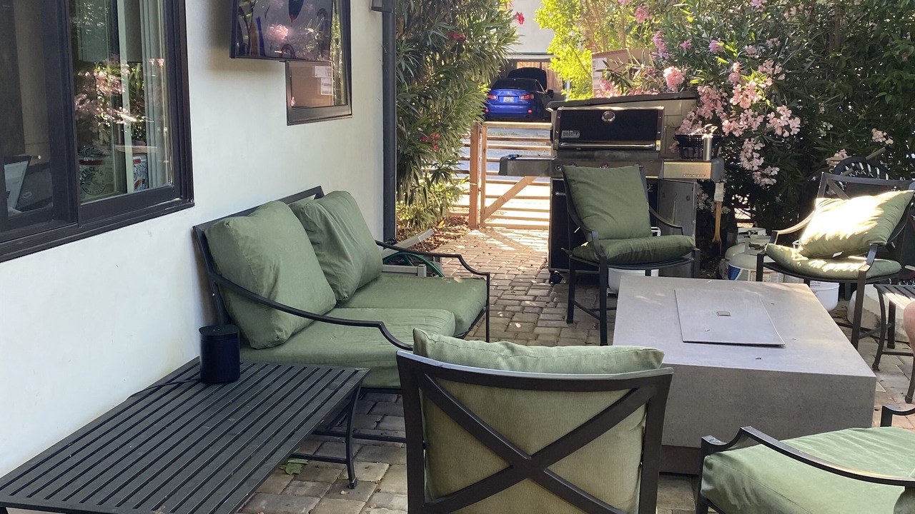 Photo of Patio Balcony in West Menlo Park