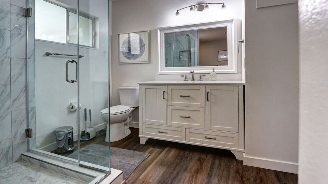 Photo of Bathroom in Rancho Oakey