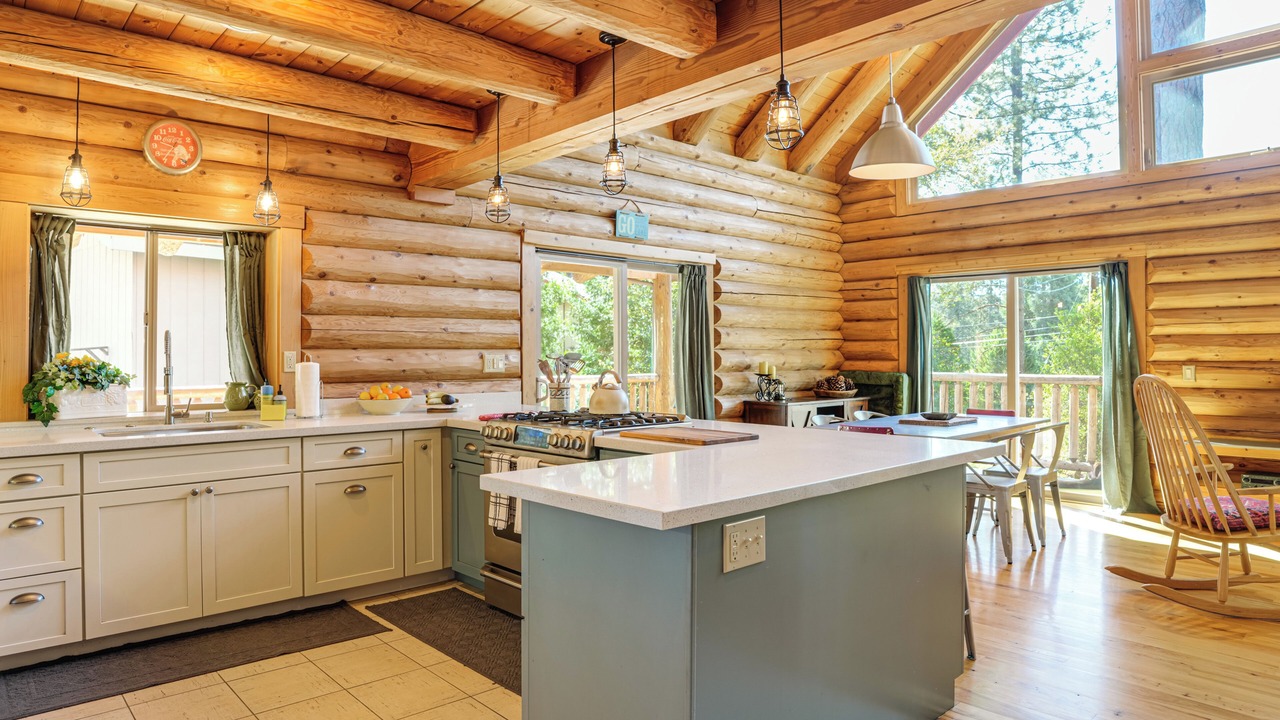 Photo of Kitchen in Groveland