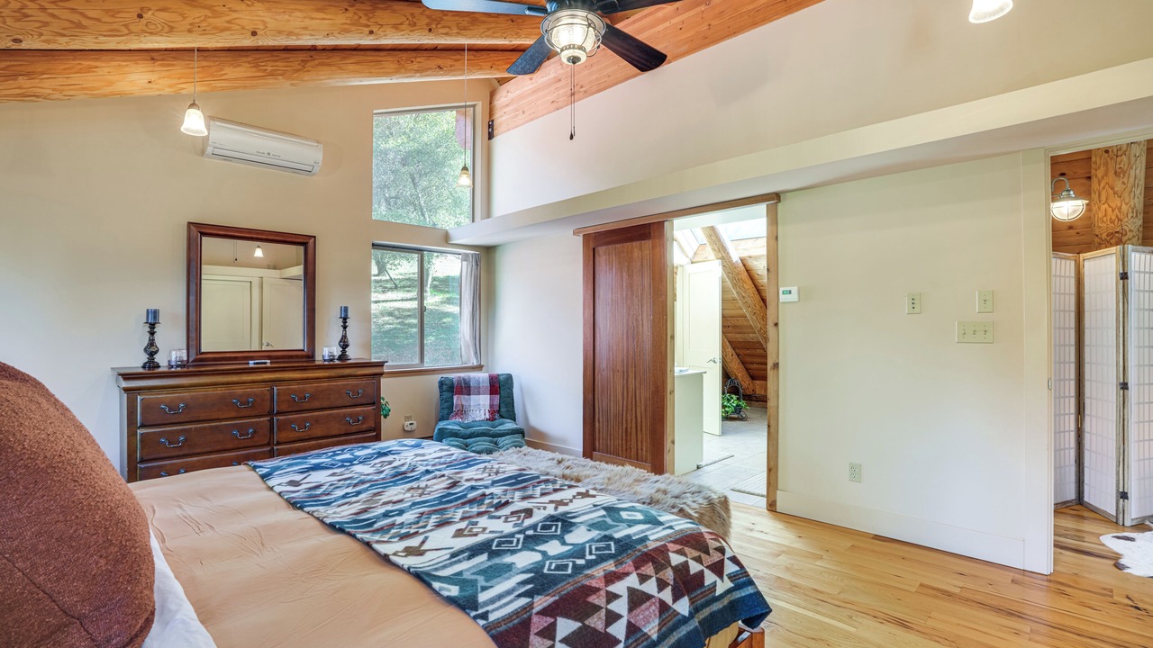 Photo of Bedroom in Groveland