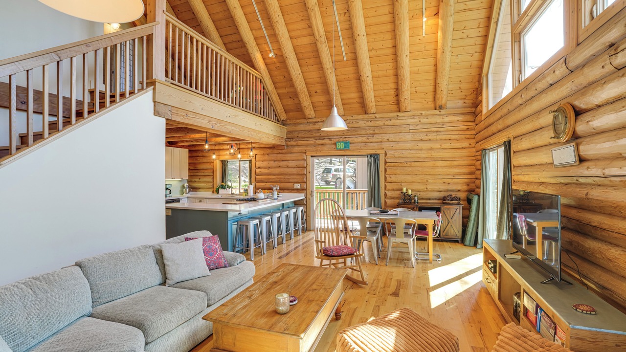 Photo of Livingroom in Groveland