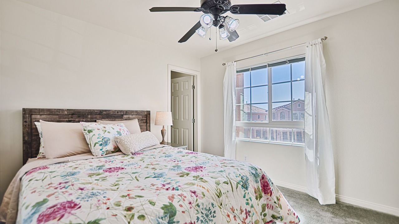 Photo of Bedroom in Enterprise