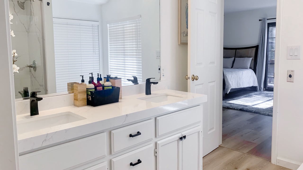 Photo of Bathroom in Groveland