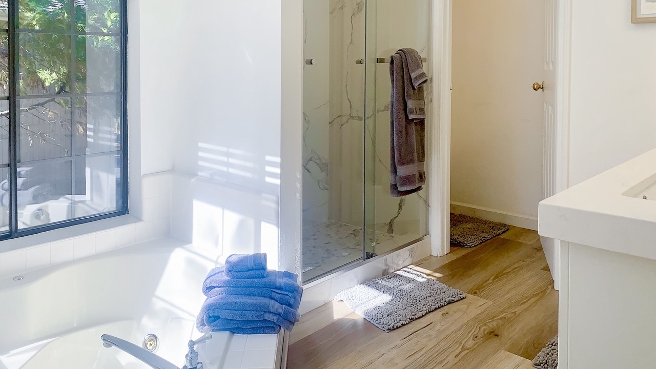 Photo of Bathroom in Groveland