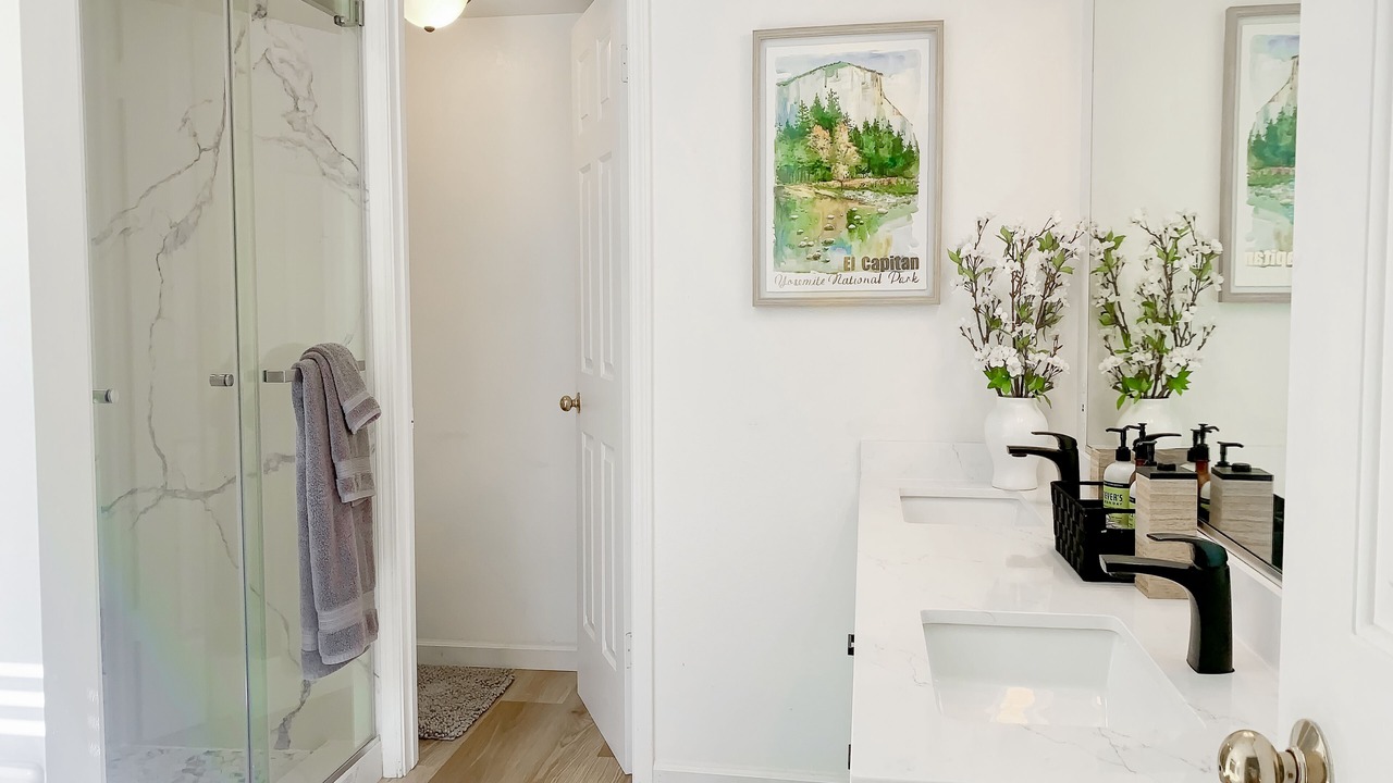 Photo of Bathroom in Groveland