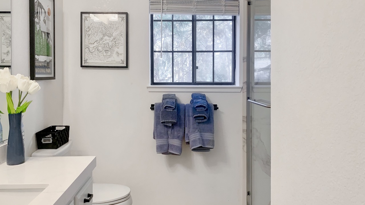 Photo of Bathroom in Groveland