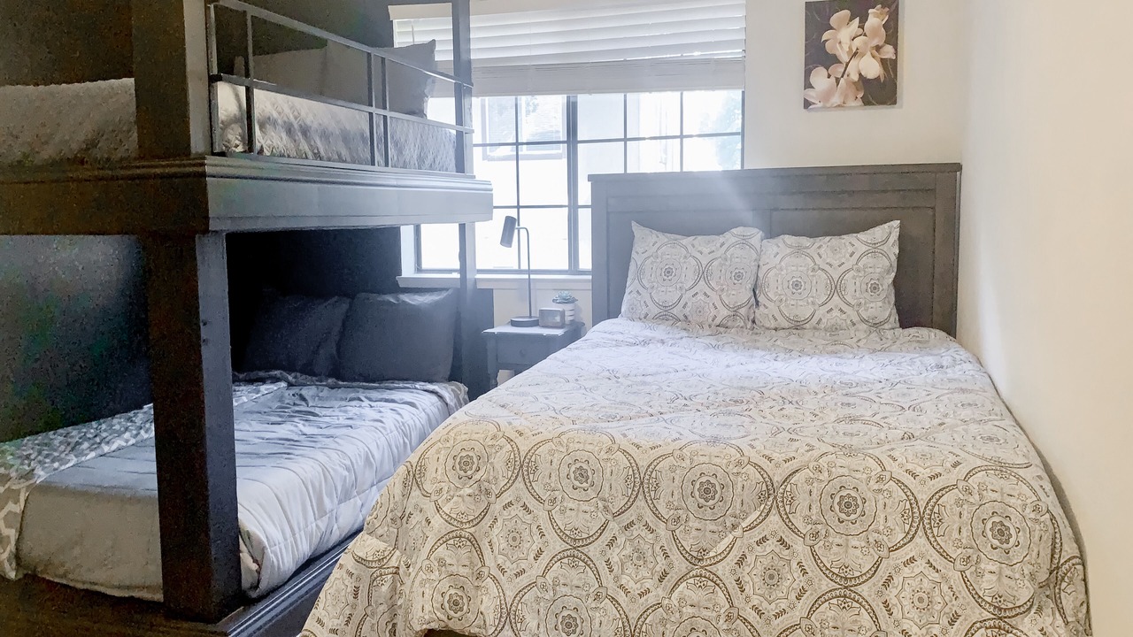 Photo of Bedroom in Groveland