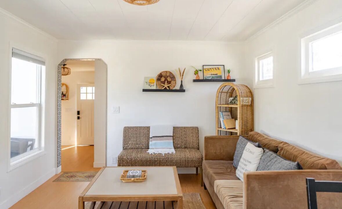 Photo of Livingroom in Pierpont Bay