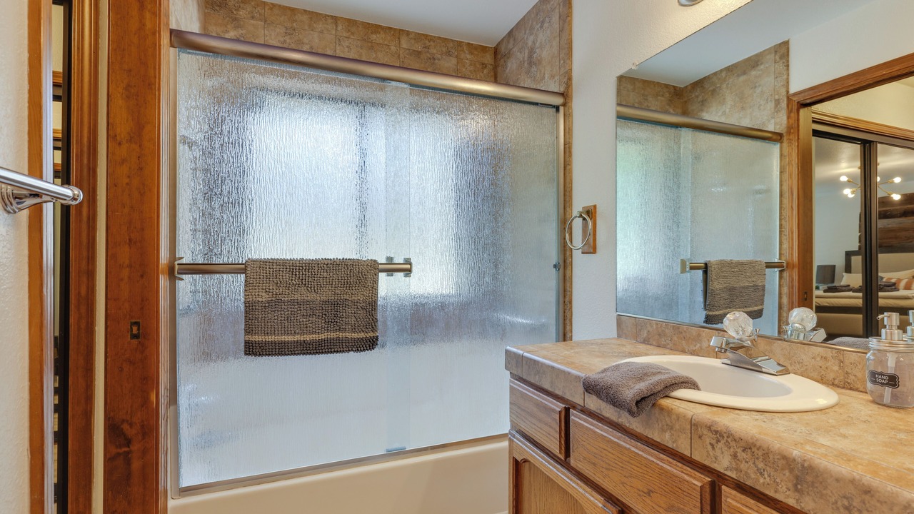 Photo of Bathroom in Groveland