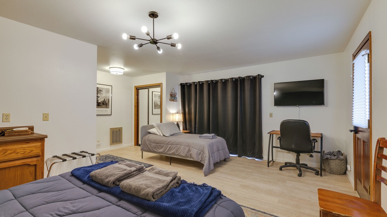 Photo of Bedroom in Groveland