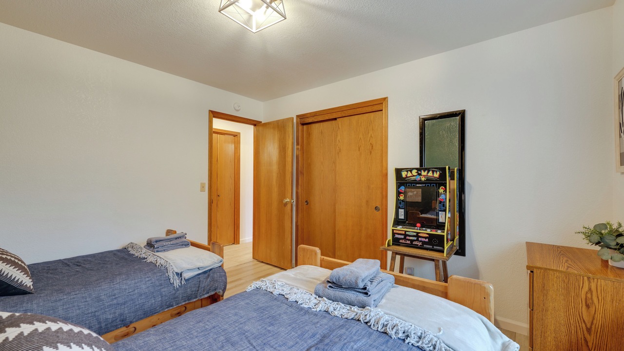 Photo of Bedroom in Groveland