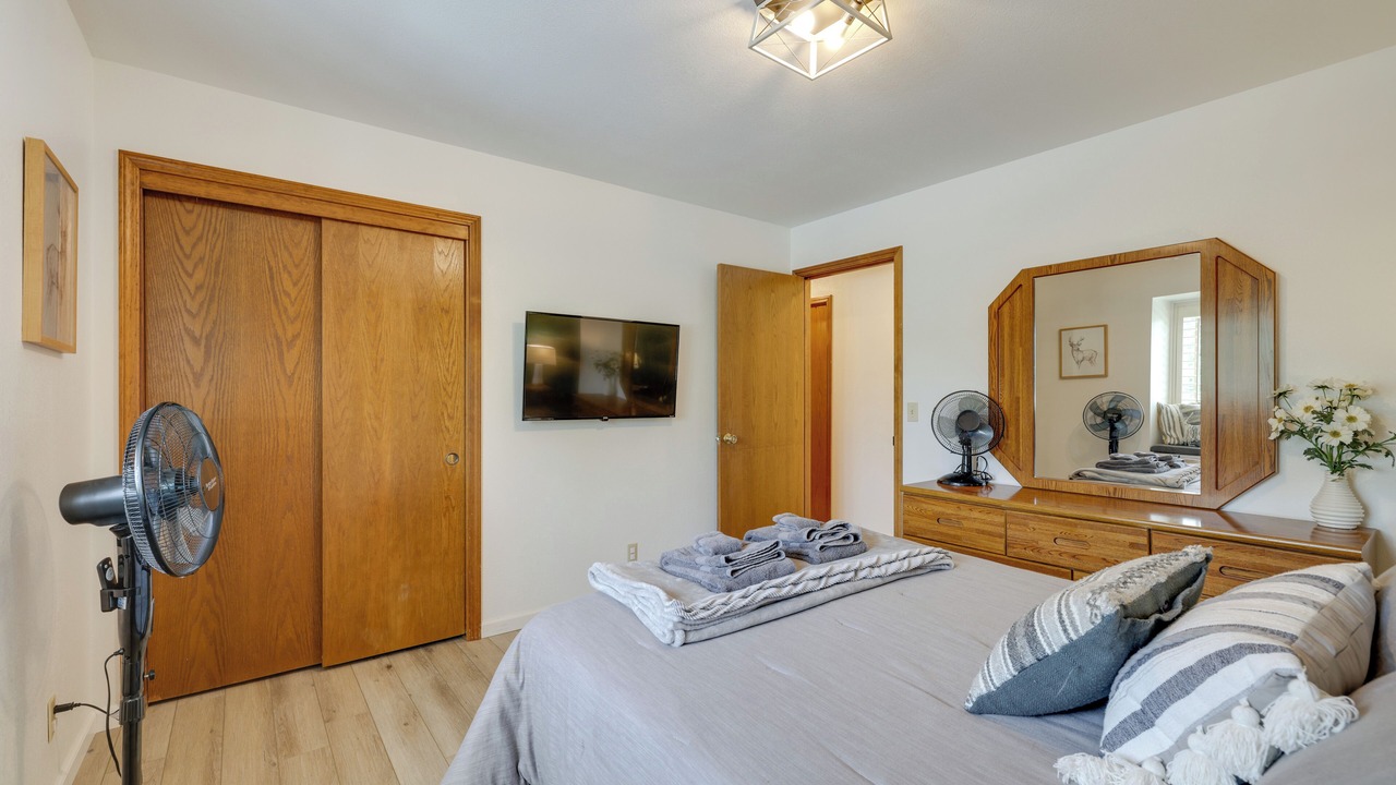 Photo of Bedroom in Groveland