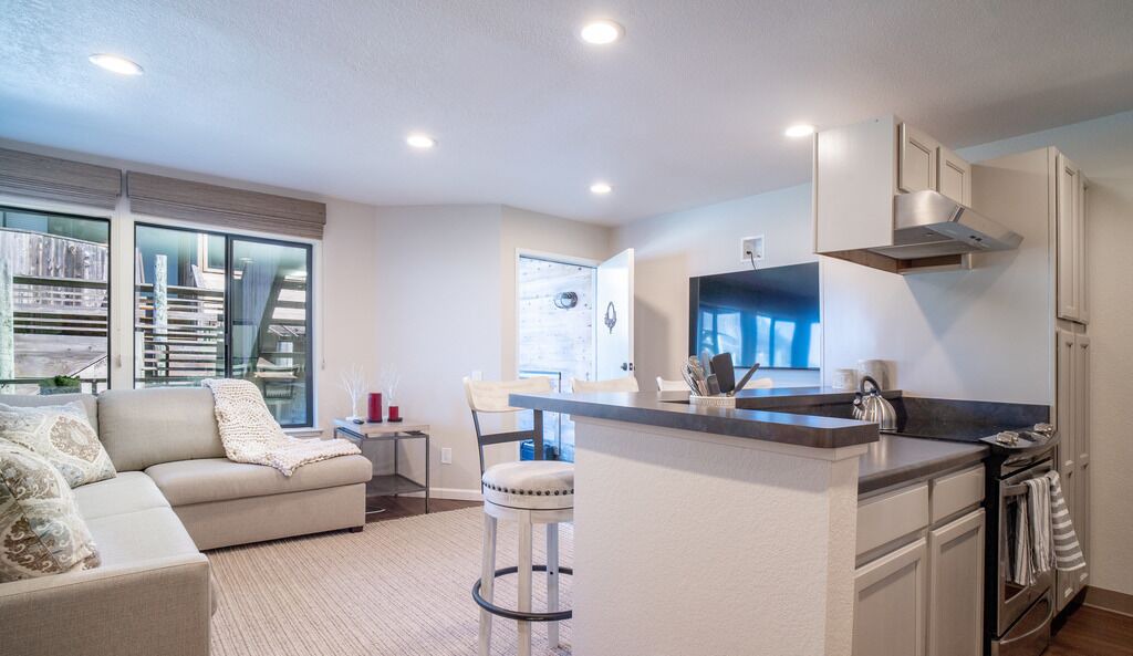 Photo of Livingroom in Monterey