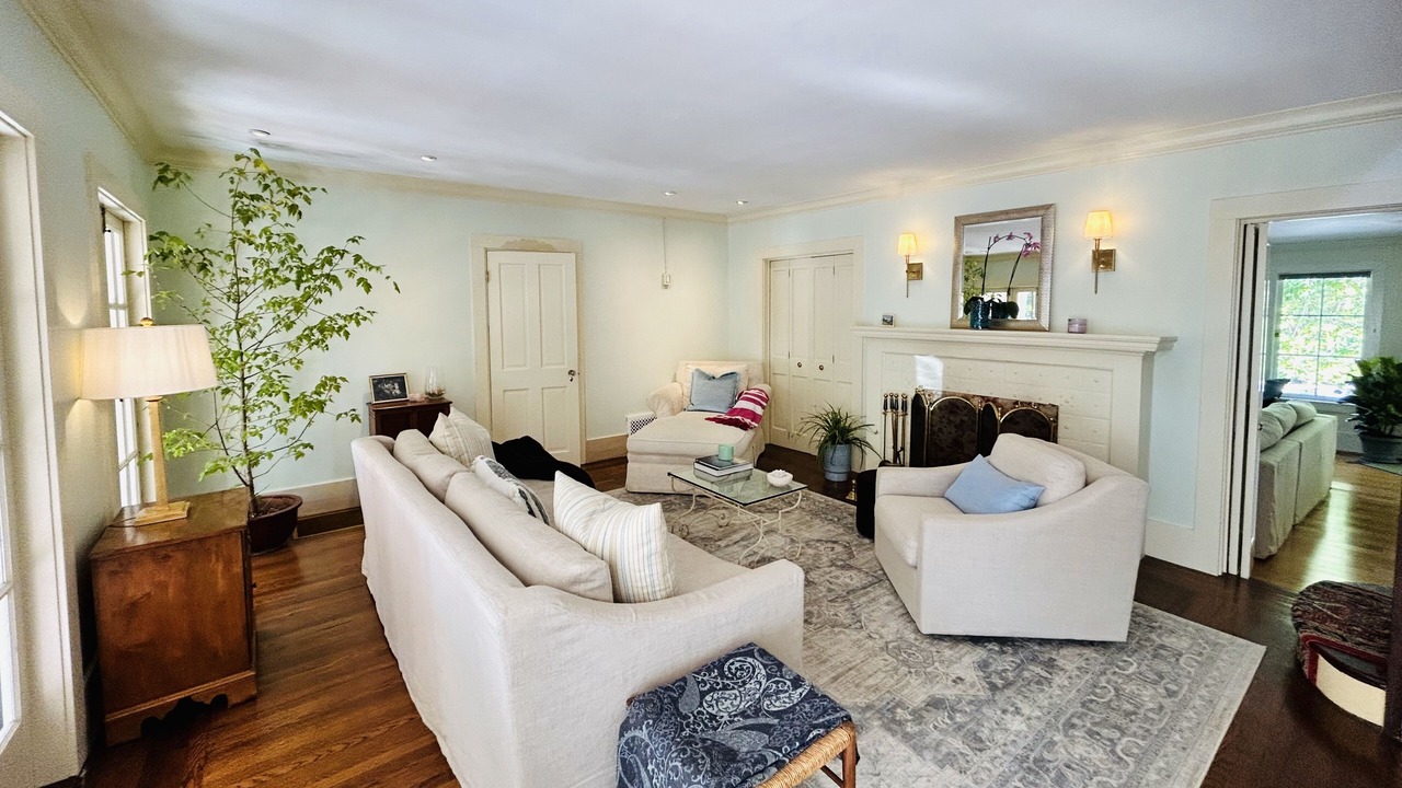 Photo of Livingroom in San Anselmo