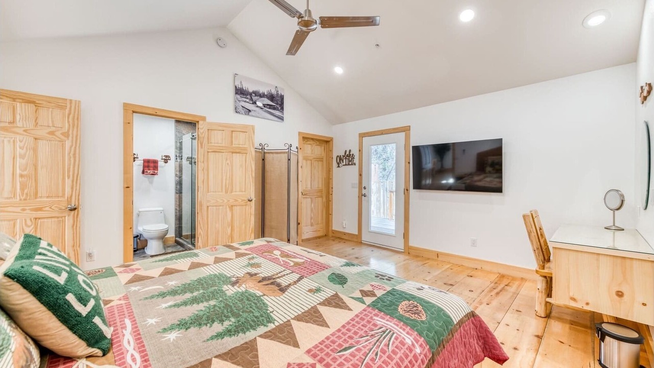 Photo of Bedroom in Bass Lake
