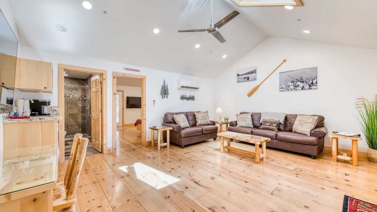 Photo of Livingroom in Bass Lake
