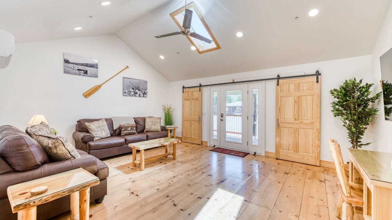 Photo of Livingroom in Bass Lake