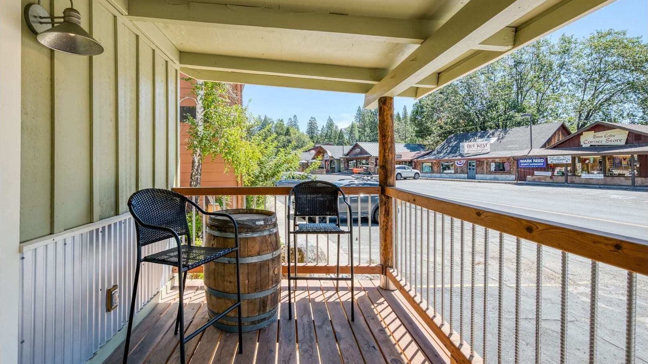 Photo of Patio Balcony in Bass Lake