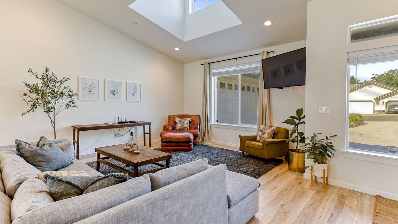 Photo of Livingroom in Redding