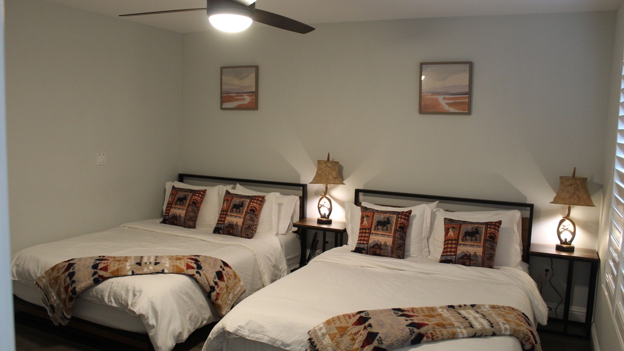 Photo of Bedroom in Yosemite Lakes