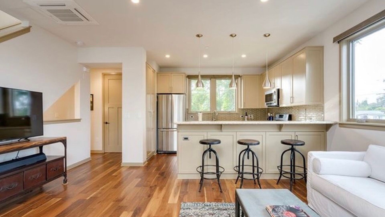 Photo of Livingroom in Downtown