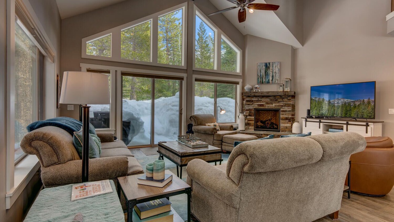Photo of Livingroom in Truckee