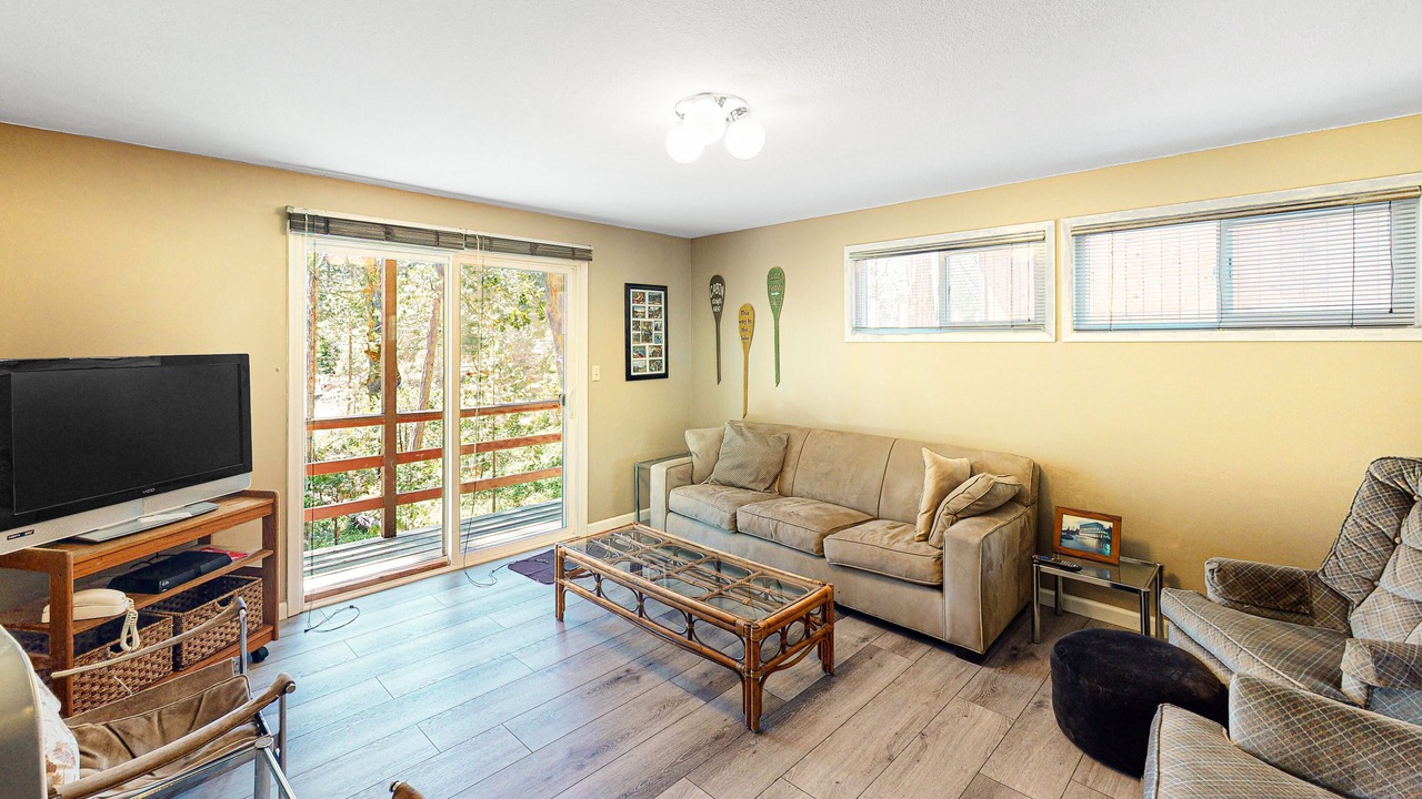 Photo of Livingroom in Bass Lake