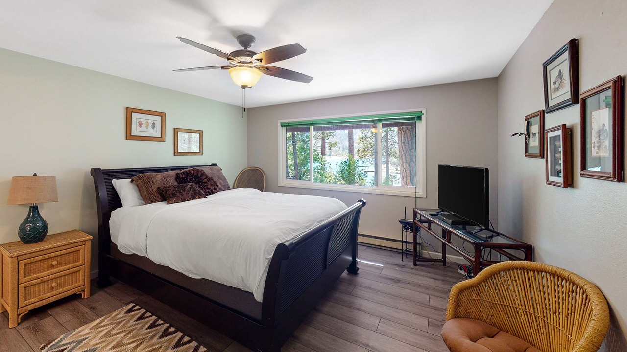 Photo of Bedroom in Bass Lake