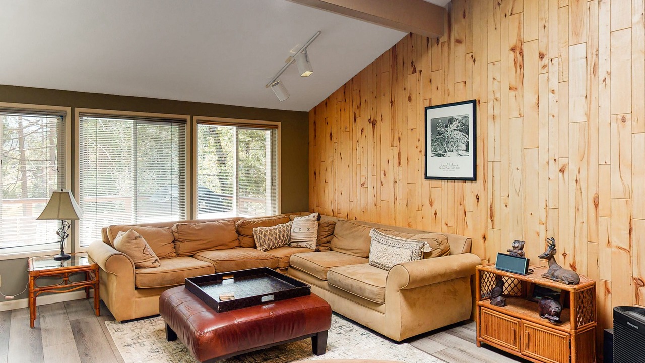Photo of Livingroom in Bass Lake