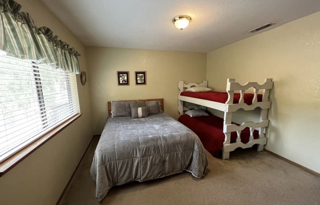 Photo of Bedroom in Groveland