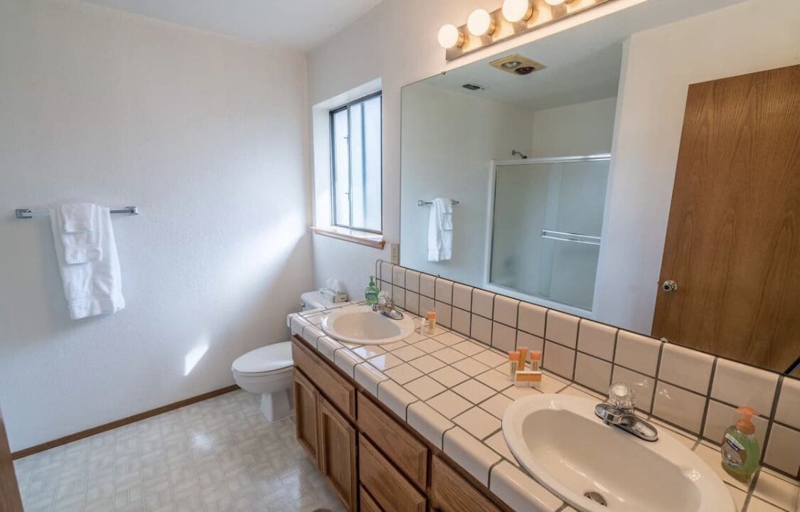 Photo of Bathroom in Groveland