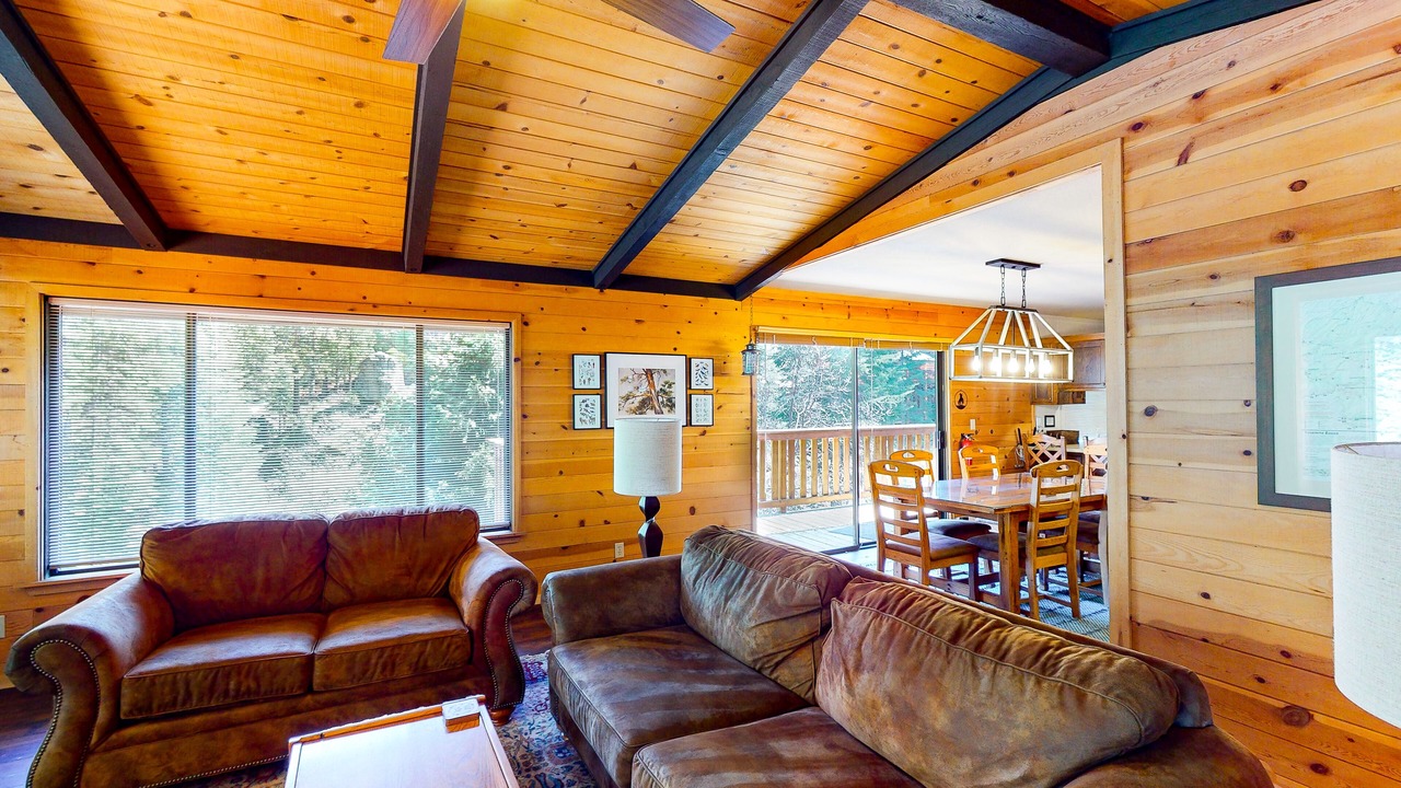 Photo of Livingroom in Fish Camp