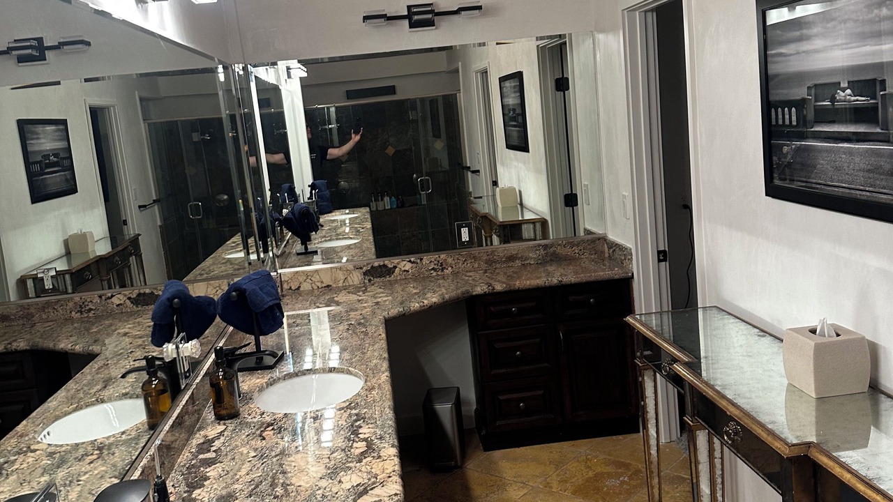 Photo of Bathroom in Discovery Bay