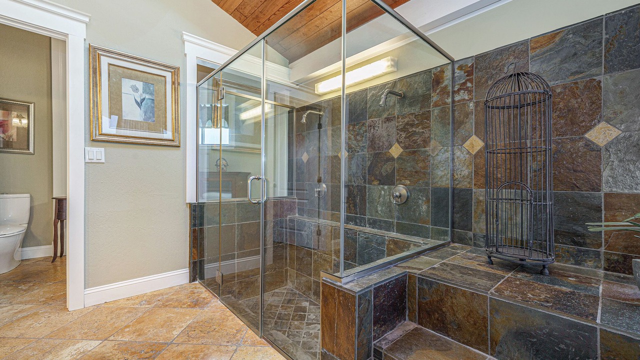 Photo of Bathroom in Discovery Bay