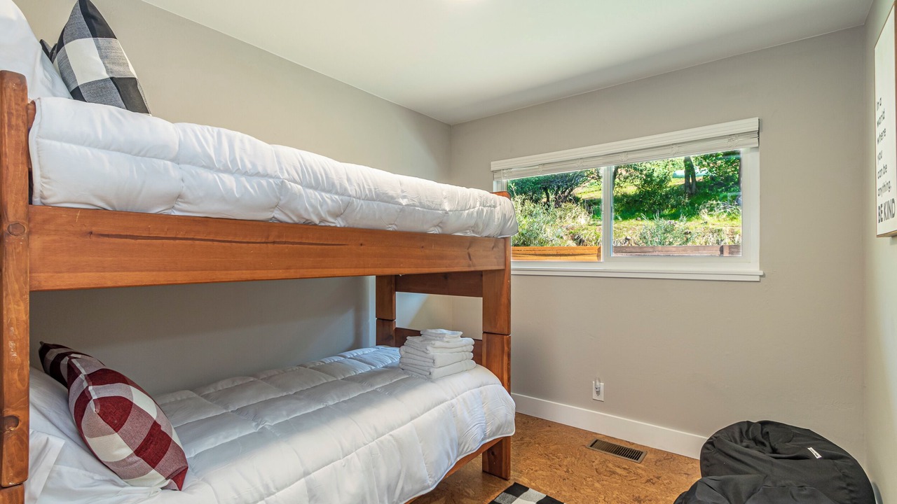 Photo of Bedroom in Yosemite Forks