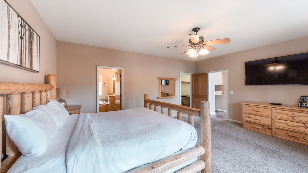 Photo of Bedroom in Bass Lake