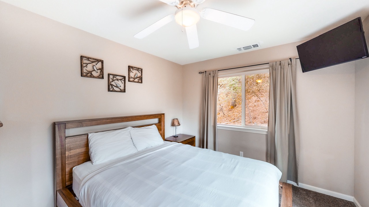 Photo of Bedroom in Bass Lake