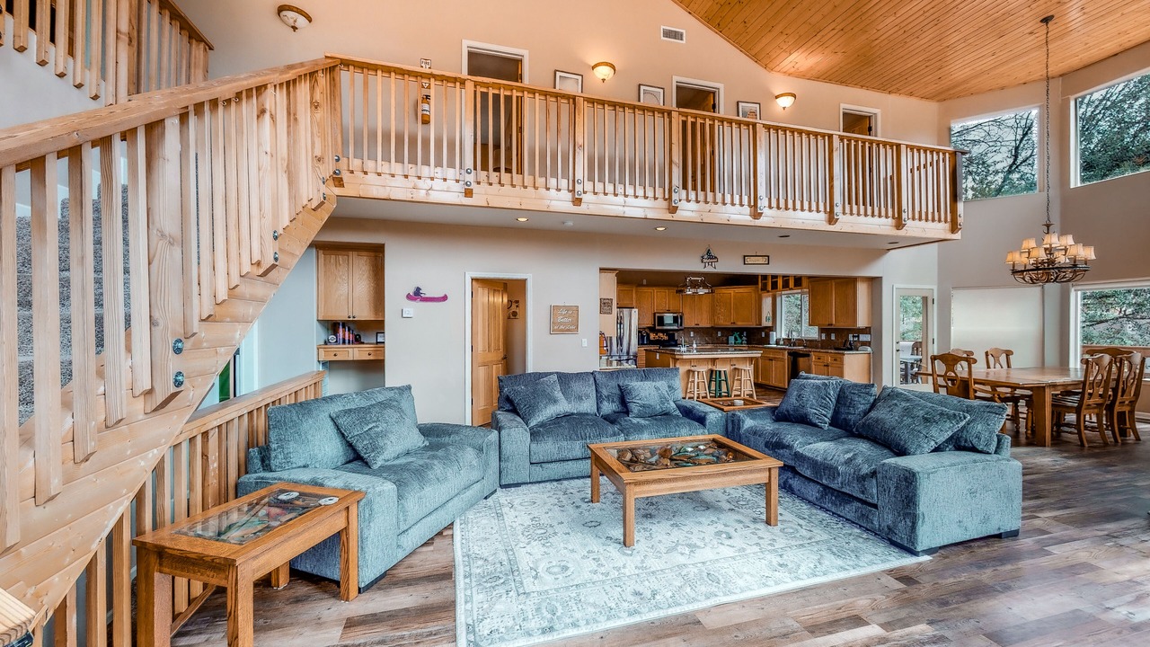 Photo of Livingroom in Bass Lake
