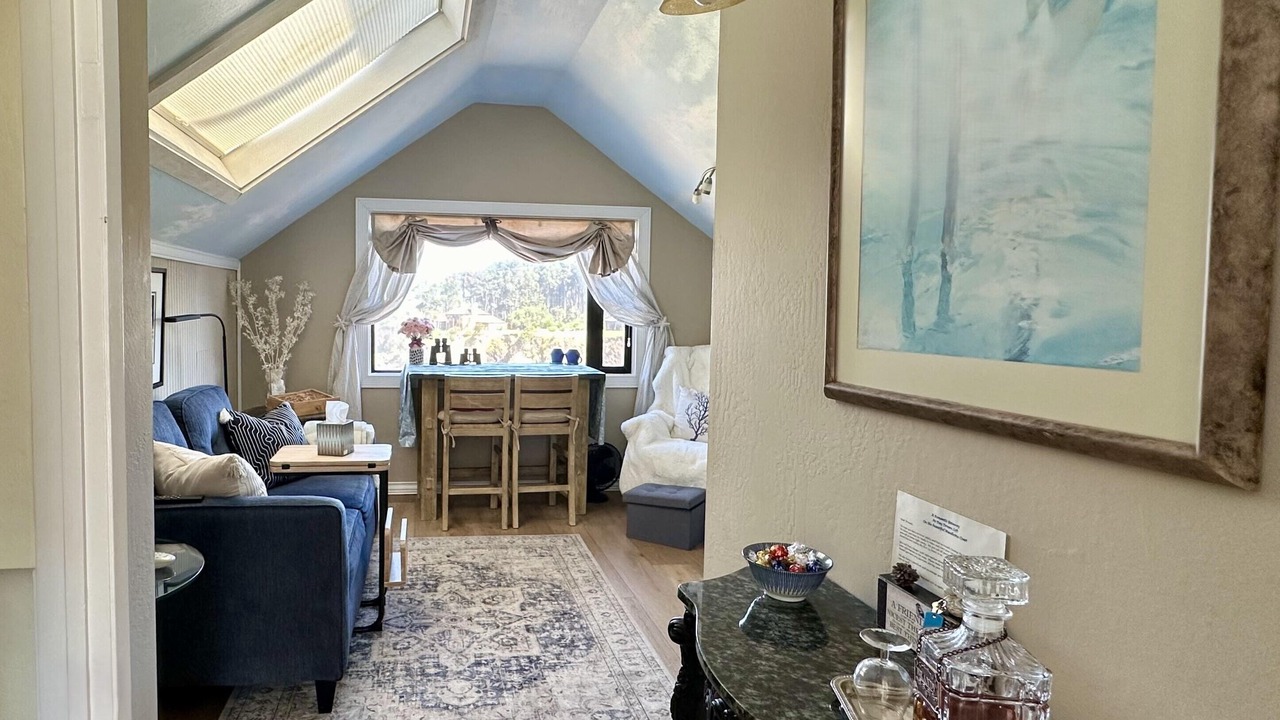Photo of Livingroom in Fort Bragg