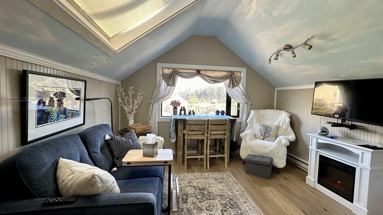 Photo of Livingroom in Fort Bragg