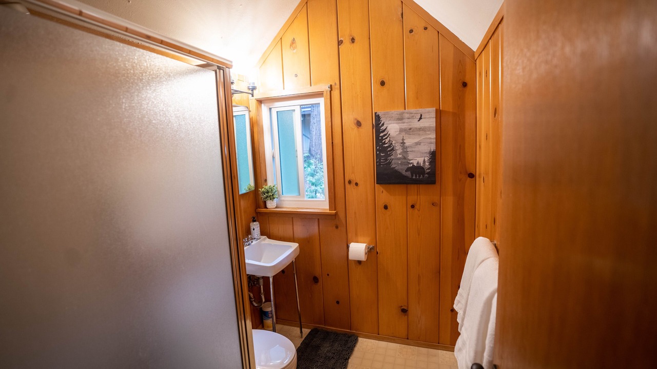 Photo of Bathroom in Mi-Wuk Village