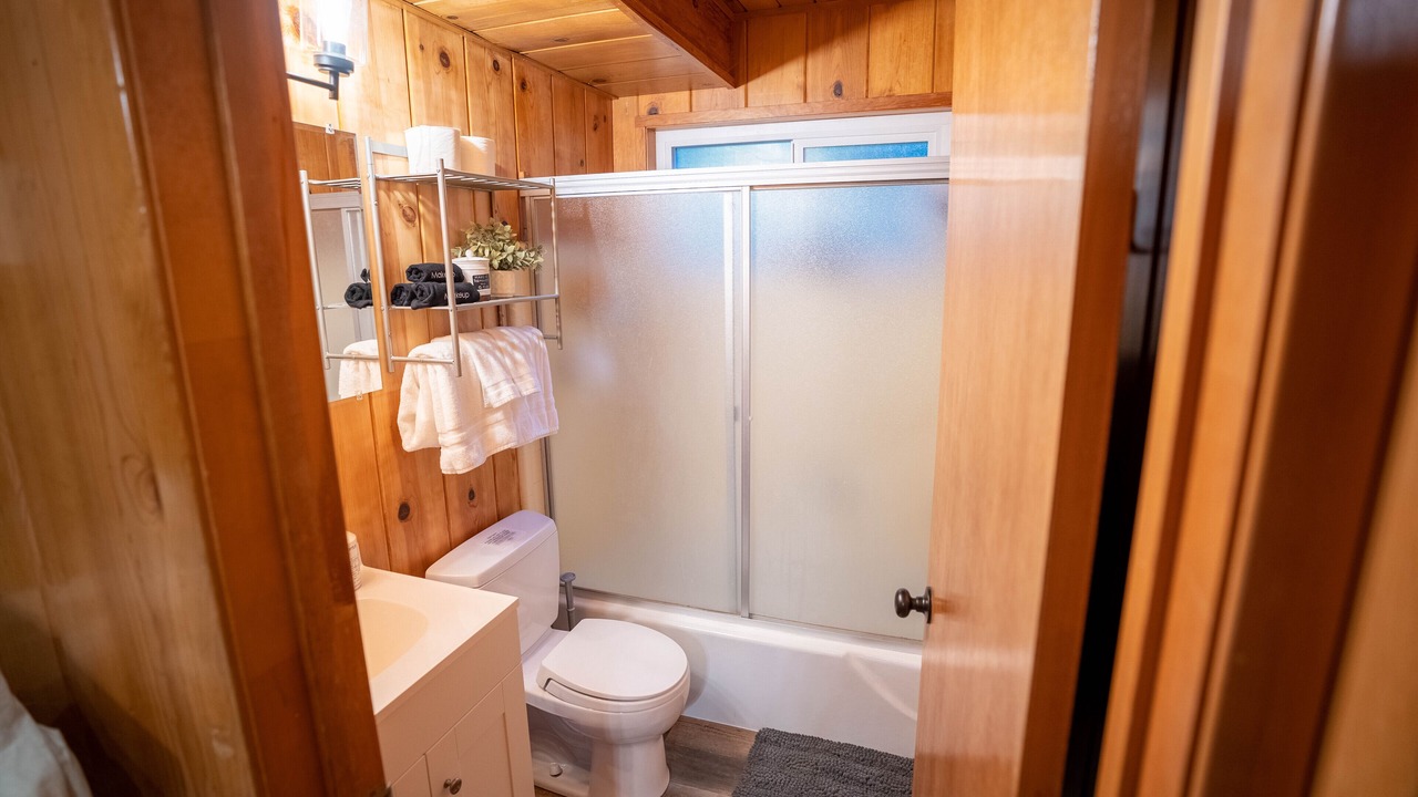 Photo of Bathroom in Mi-Wuk Village