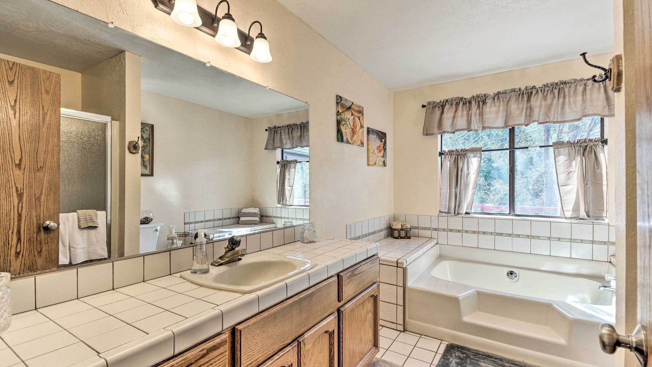 Photo of Bathroom in Groveland