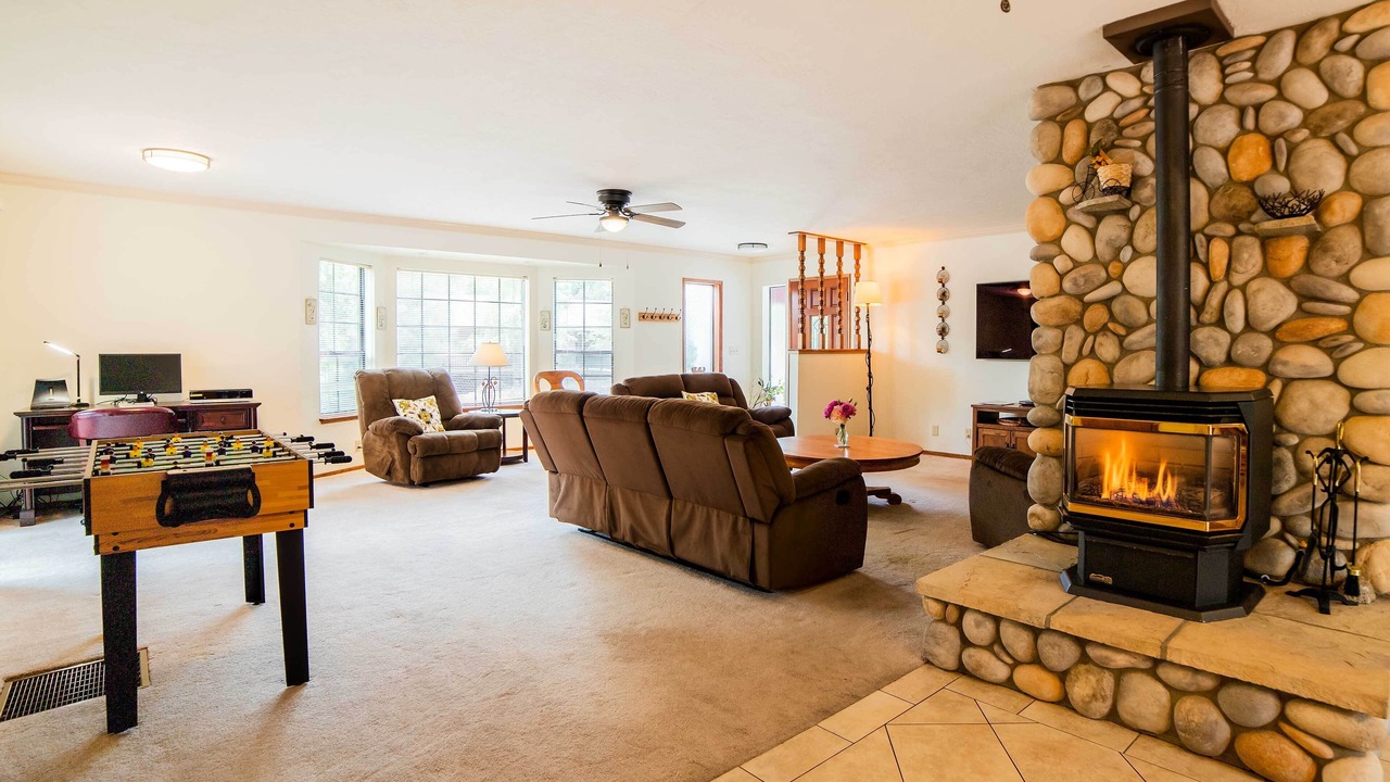 Photo of Livingroom in Groveland