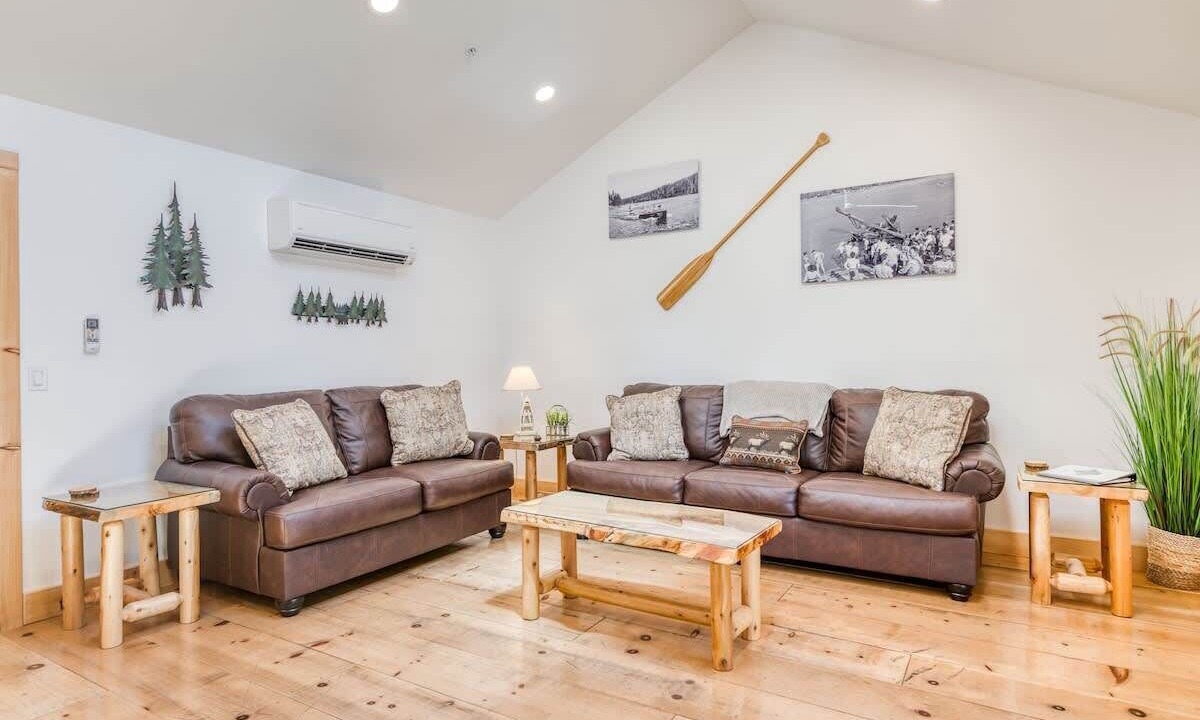Photo of Livingroom in Bass Lake