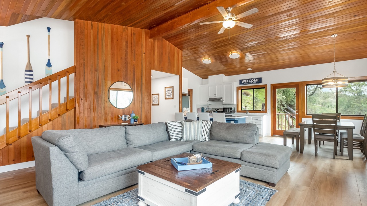 Photo of Livingroom in Bass Lake