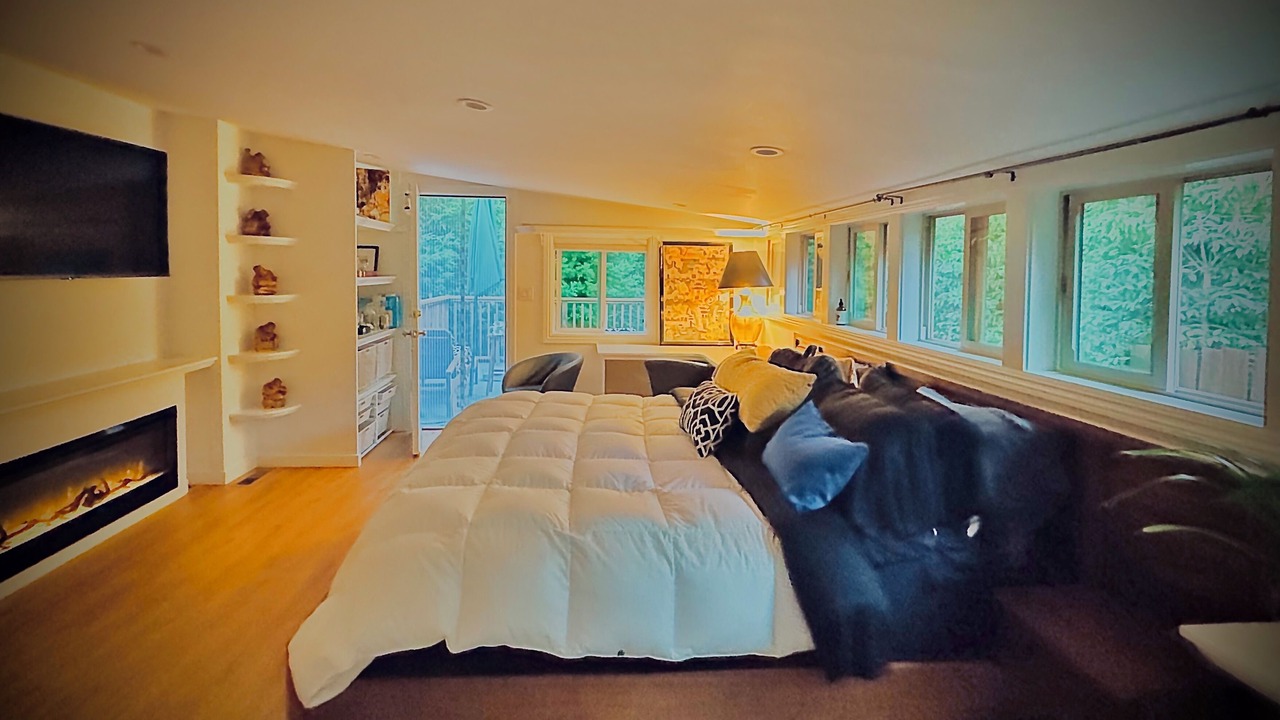 Photo of Bedroom in Woodacre